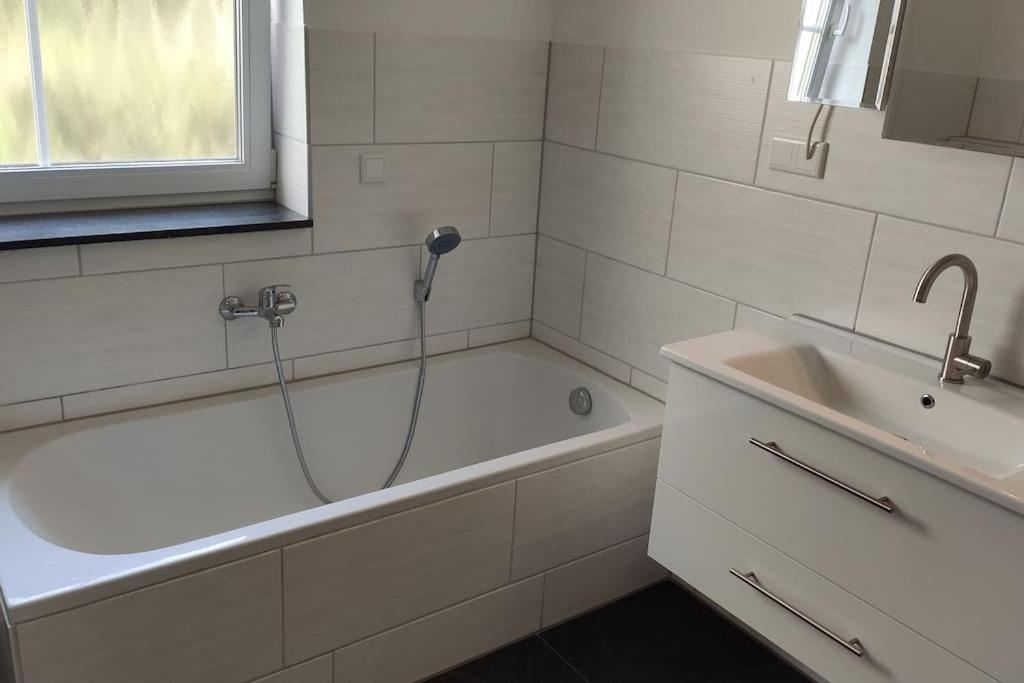 Neue 90 Qm 2-Zimmerwohnung Naehe Koeln Odenthal Exteriör bild